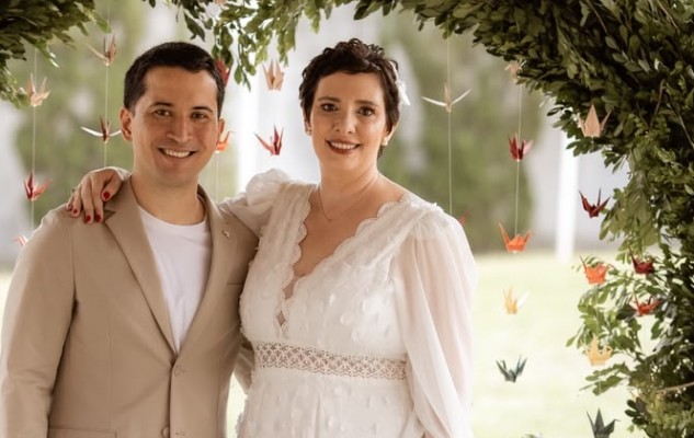 Murilo Massaru da Silva e Clarissa Benatti Silva protagonizam elegante casamento...BBQ Ubá reúne Vips locais e regionais...